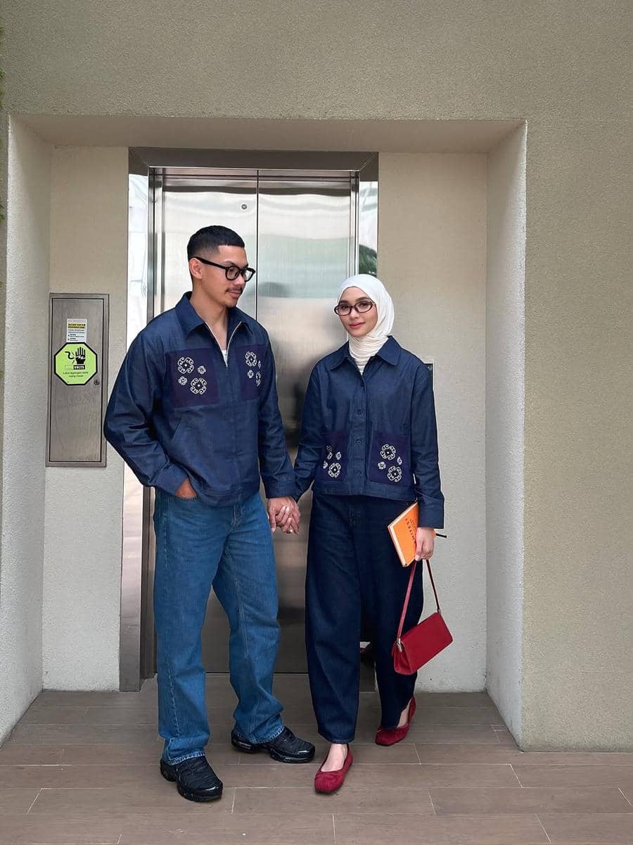 gaya fashion hijab denim on denim ala Fita Wulansari