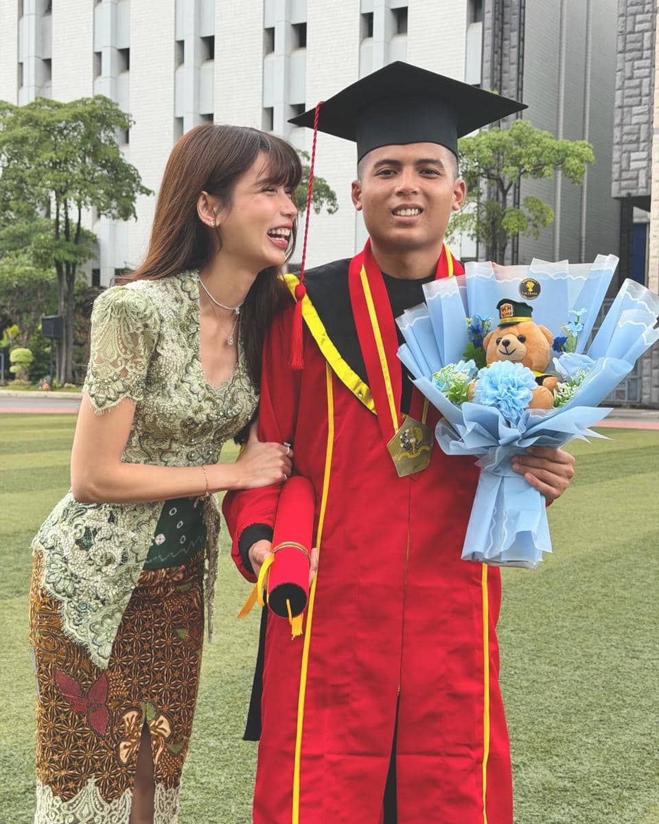 Sabrina Chairunnisa Hadiri Wisuda Adiknya Pama Kopassus (instagram.com/sabrinachairunnisa_)