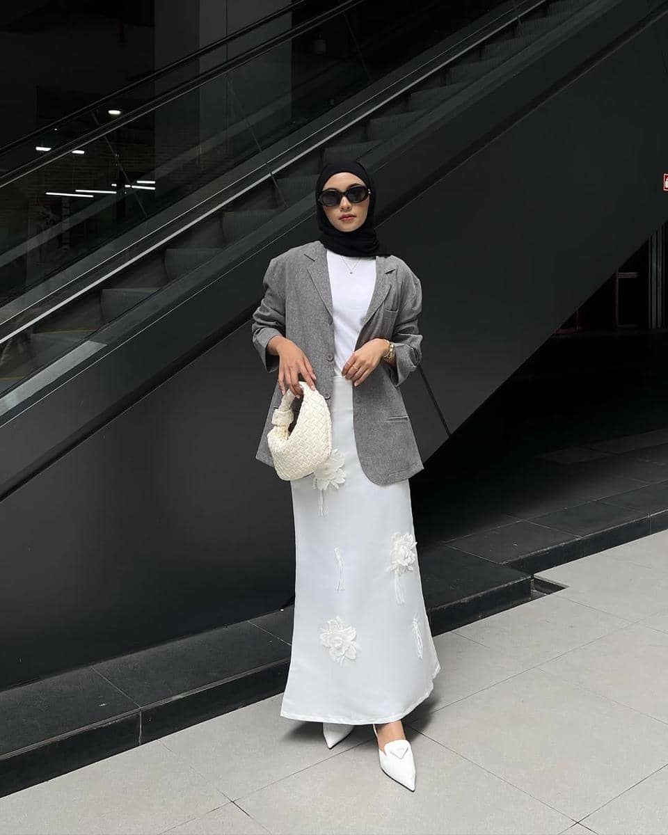 inspirasi gaya business casual ala Fita Wulansari