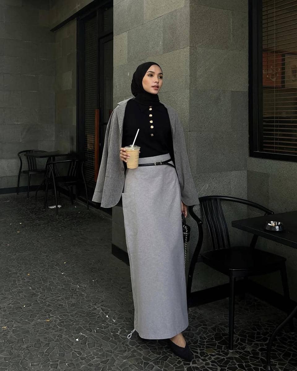 inspirasi gaya business casual ala Fita Wulansari