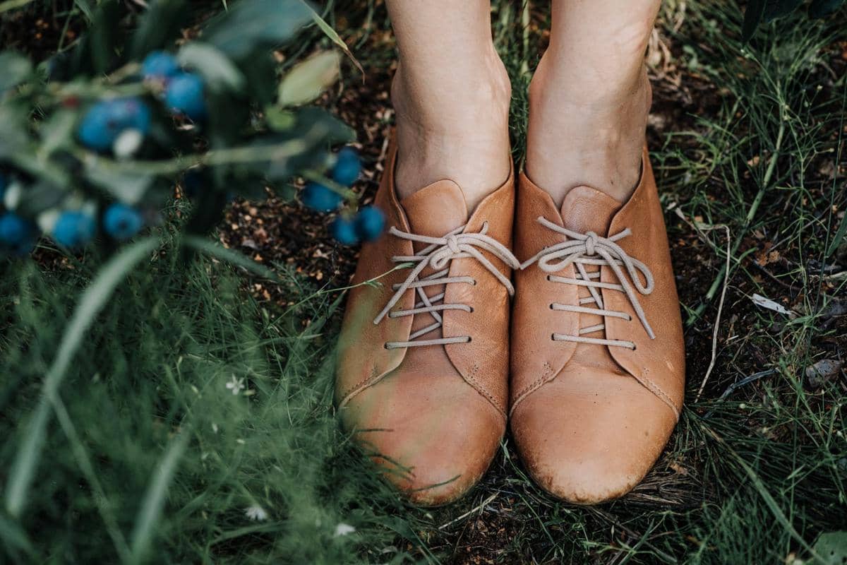 ilustrasi sepatu perempuan