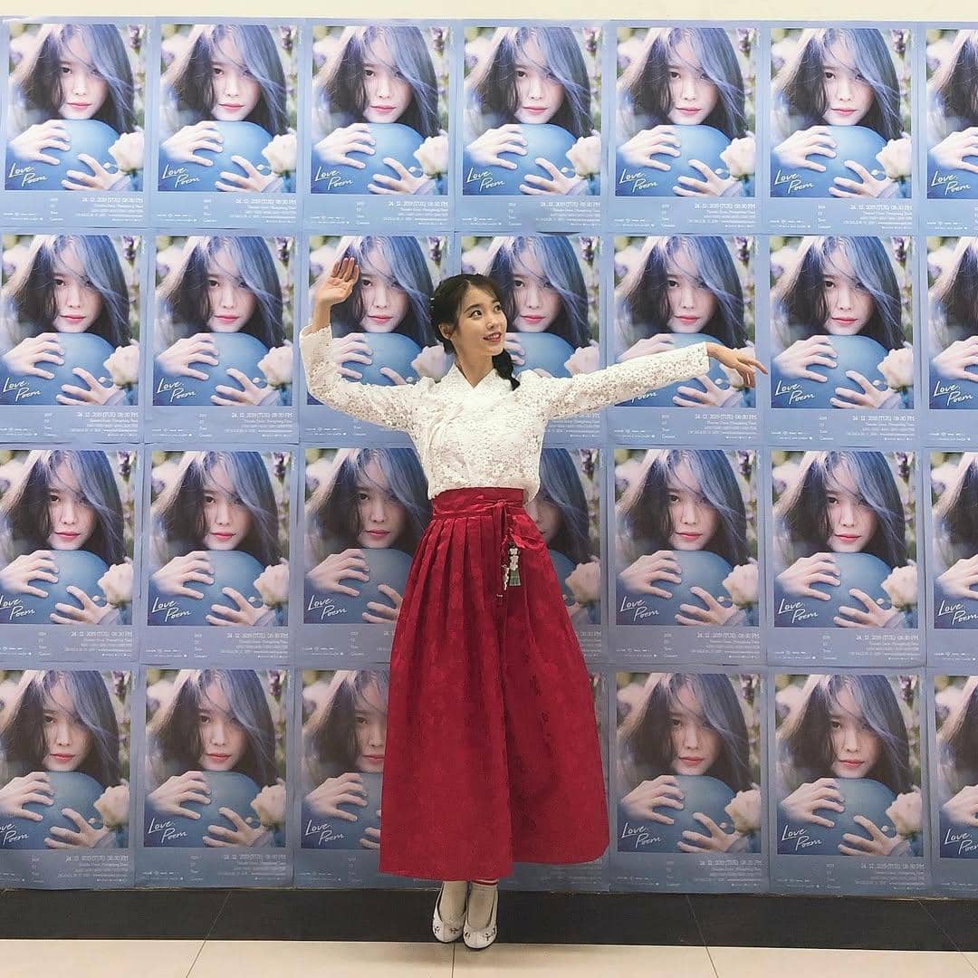 outfit nuansa merah untuk Imlek 2026