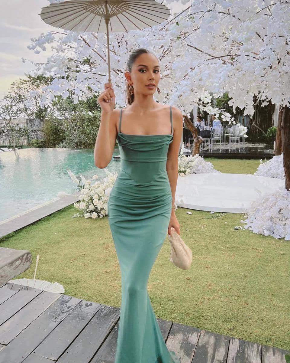 outfit elegan colorful