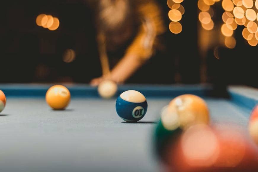 ilustrasi permainan biliar