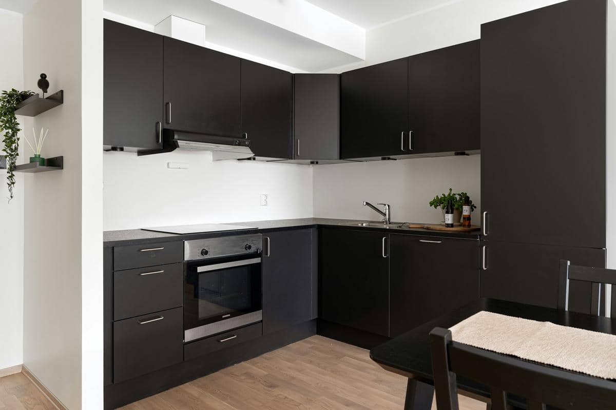 ilustrasi kitchen set warna hitam doff