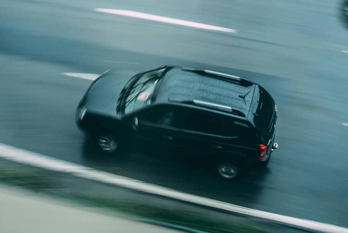 Ilustrasi melaju dengan kecepatan konstan