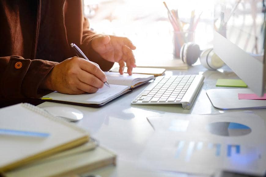 ilustrasi mempraktikkan materi