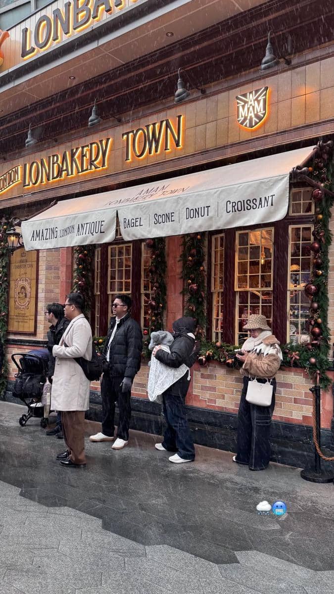 Clarissa Putri dan keluarga liburan di Shanghai