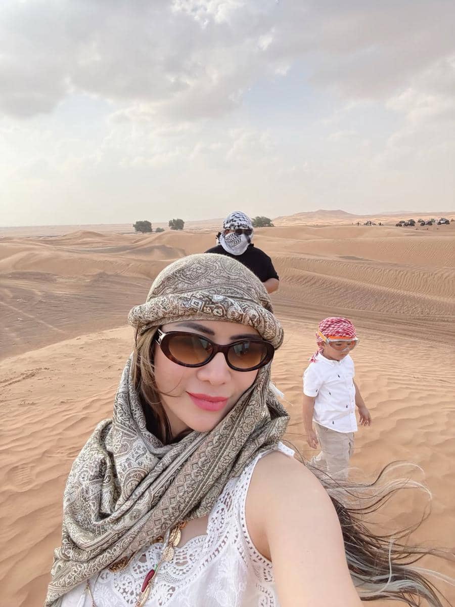 Keluarga Momo Eks Geisha Safari Desert di Dubai
