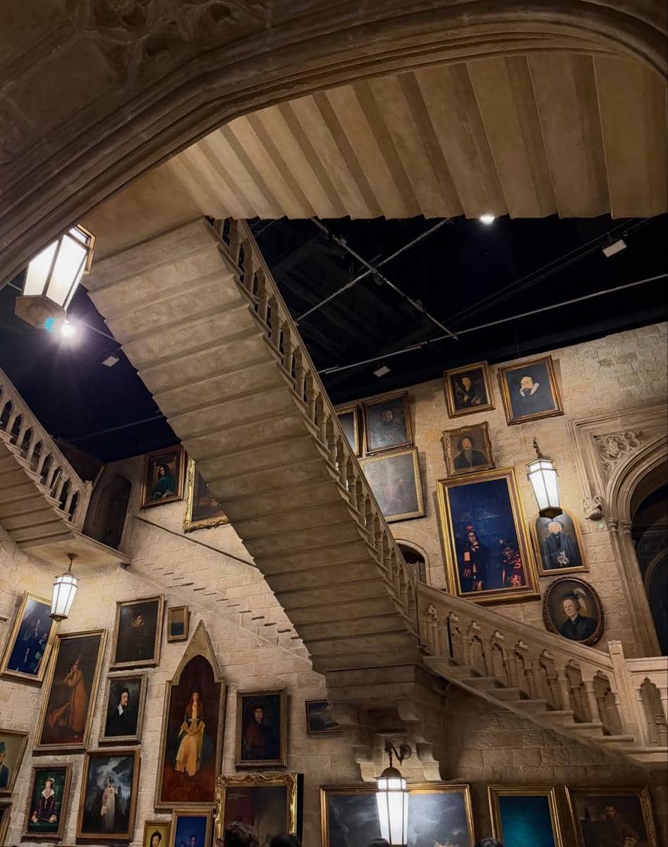 Keluarga Nabila Syakieb ke The Warner Bros. Studio Tokyo