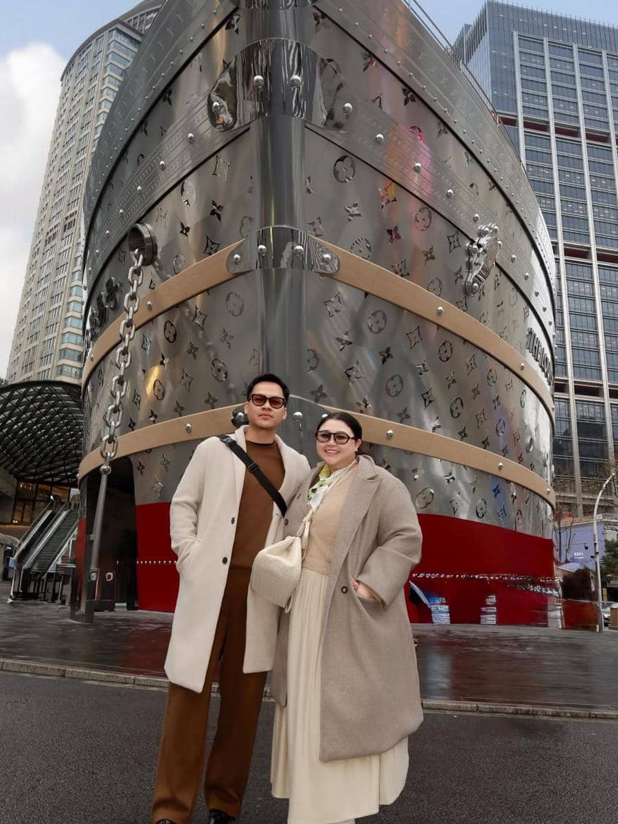 Clarissa Putri dan keluarga liburan di Shanghai