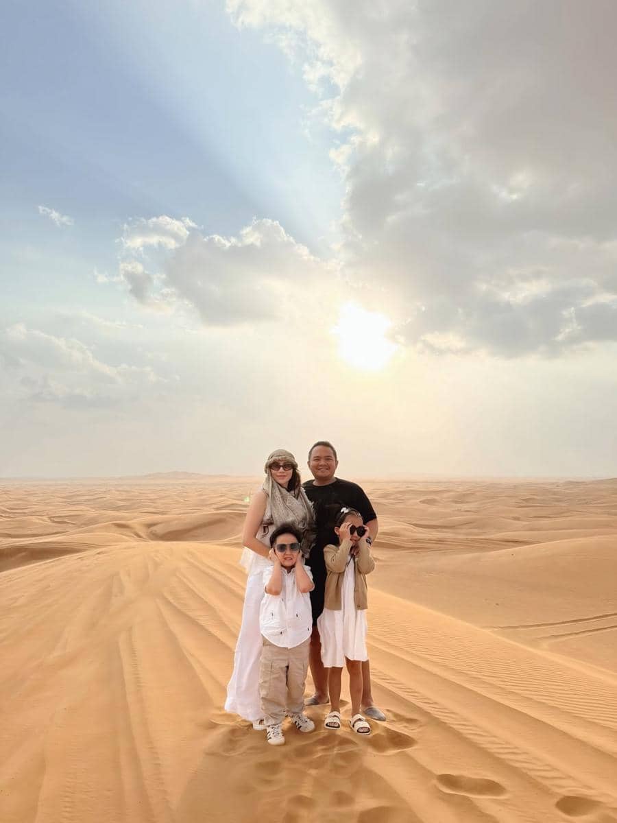 Keluarga Momo Eks Geisha Safari Desert di Dubai