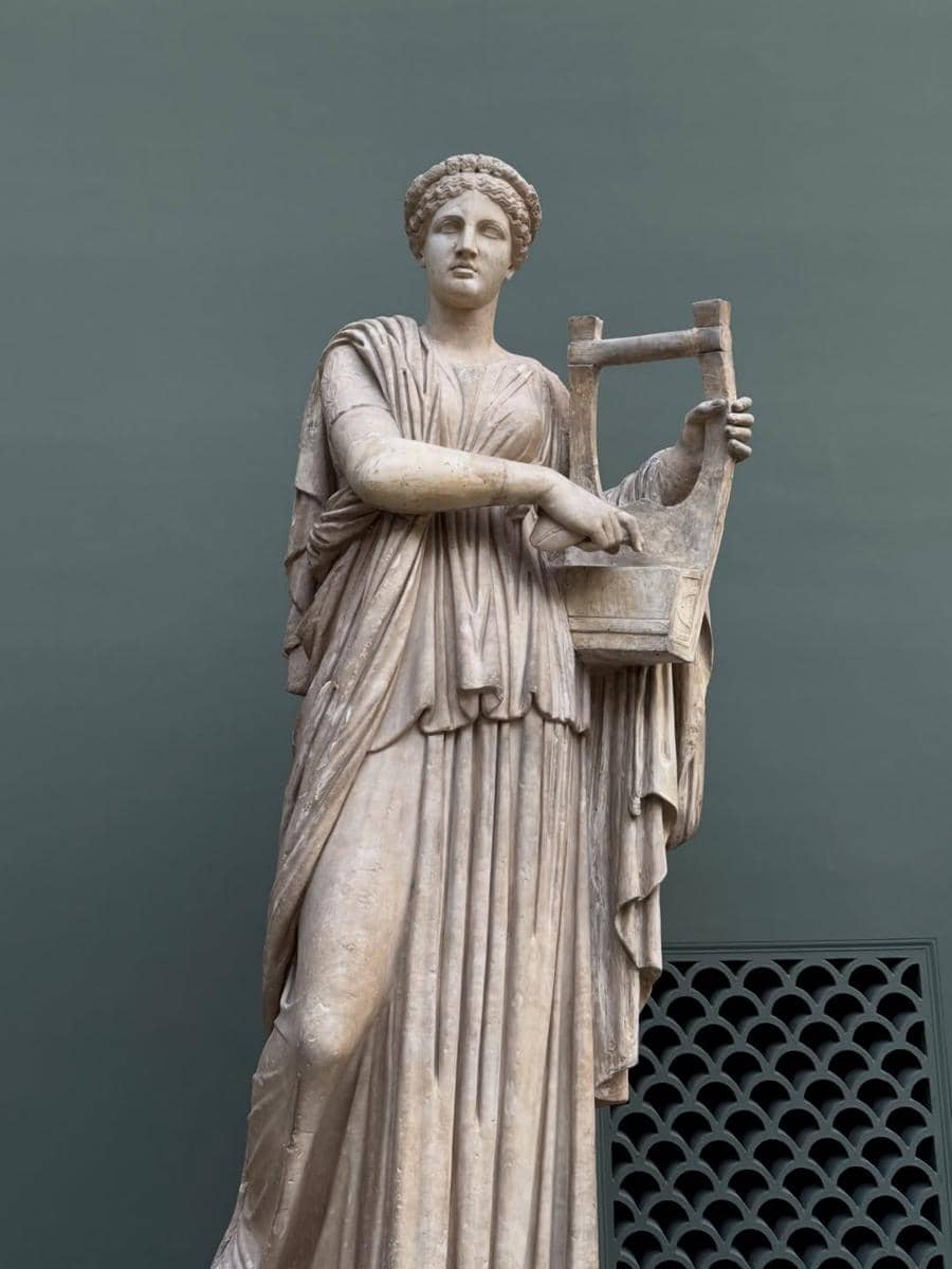 Lyodra saat jalan-jalan di Copenhagen