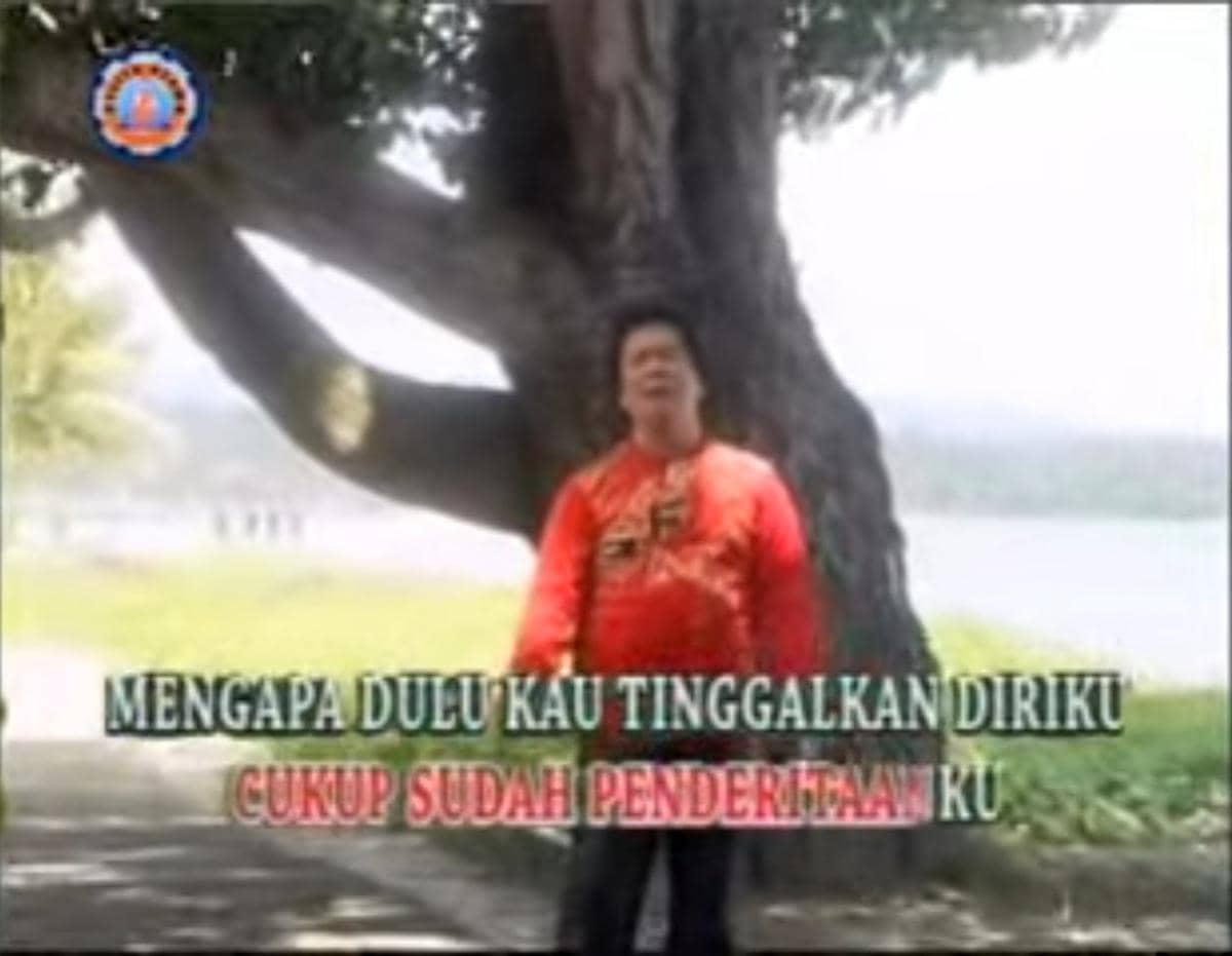cuplikan video klip "Terlambat Sudah"