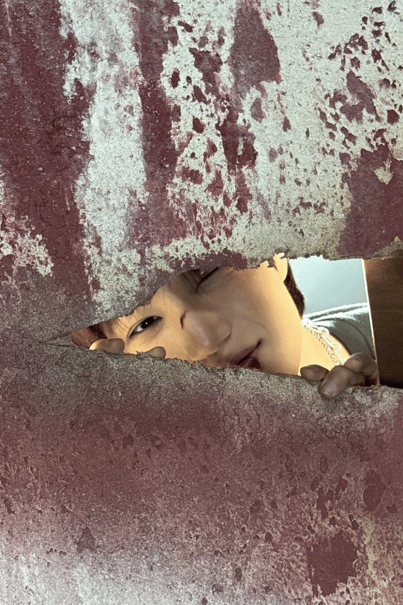 momen behind the scenes MV CROWN - EXO