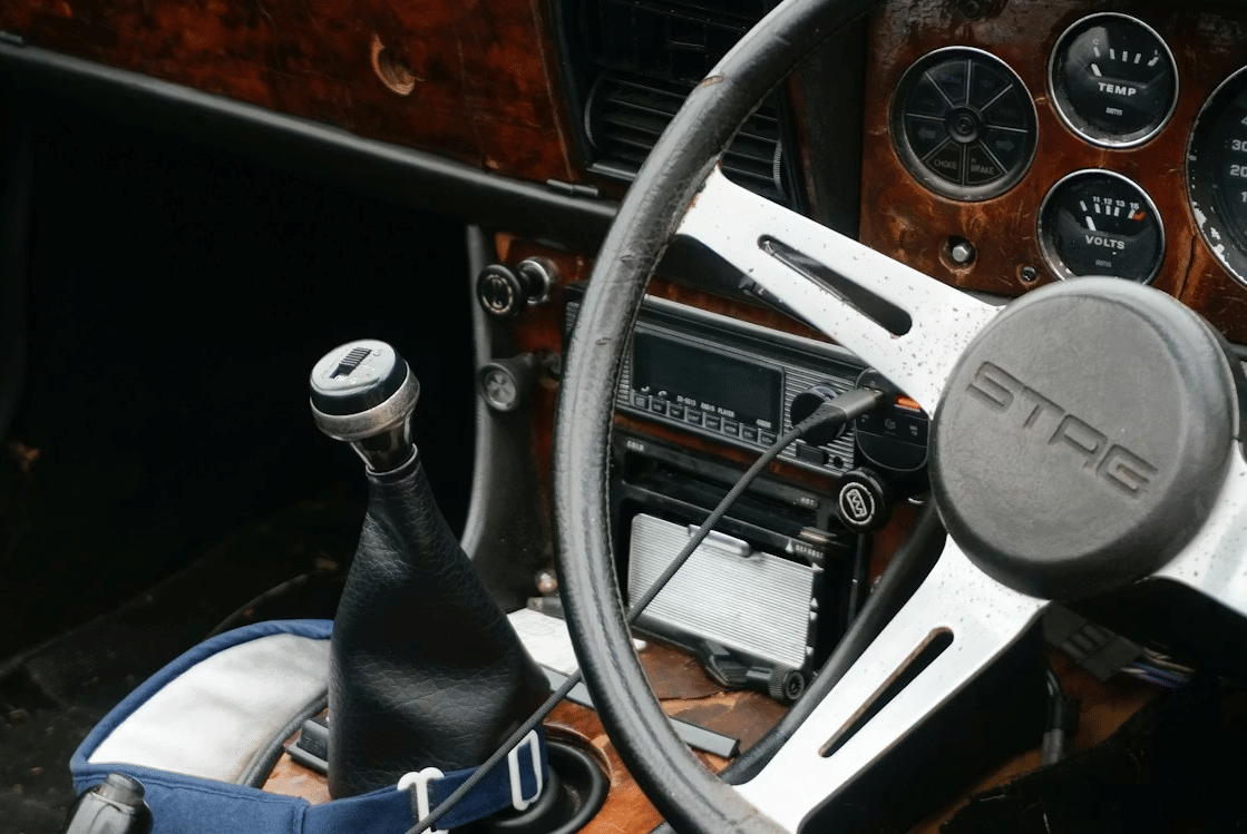 Kelemahan injak rem mobil matik dengan kaki kiri