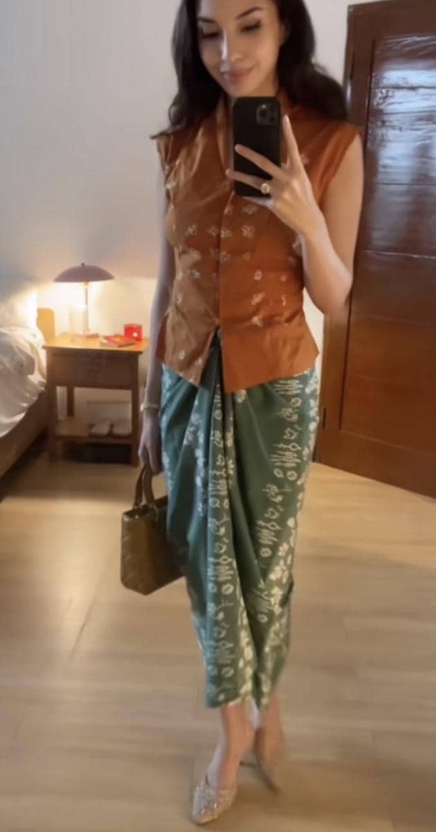 Inspirasi OOTD Baju Daerah ala Manohara 