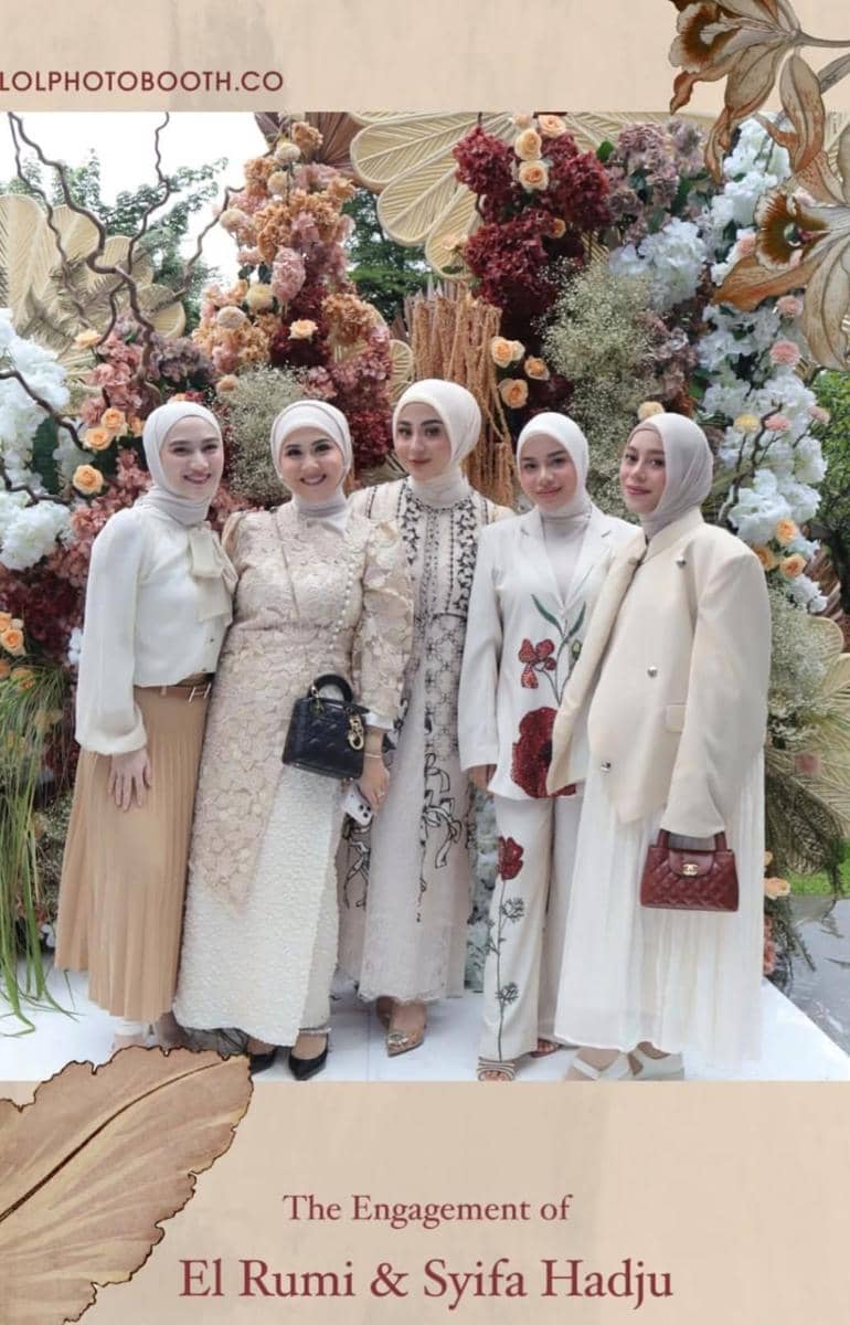 Gaya Artis di Lamaran Syifa Hadju dan El Rumi