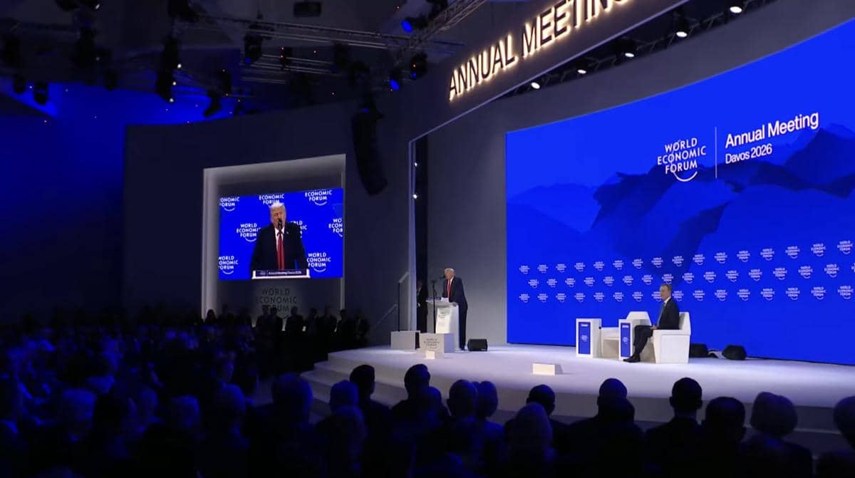 Trump Sebut Energi Hijau Penipuan Terbesar Dunia di WEF 2026