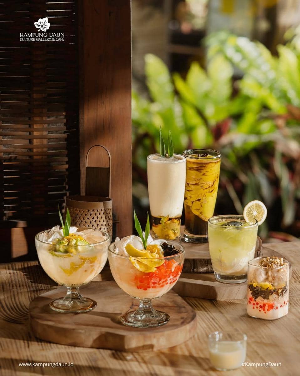 Potret menu minuman di Kampung Daun Bandung