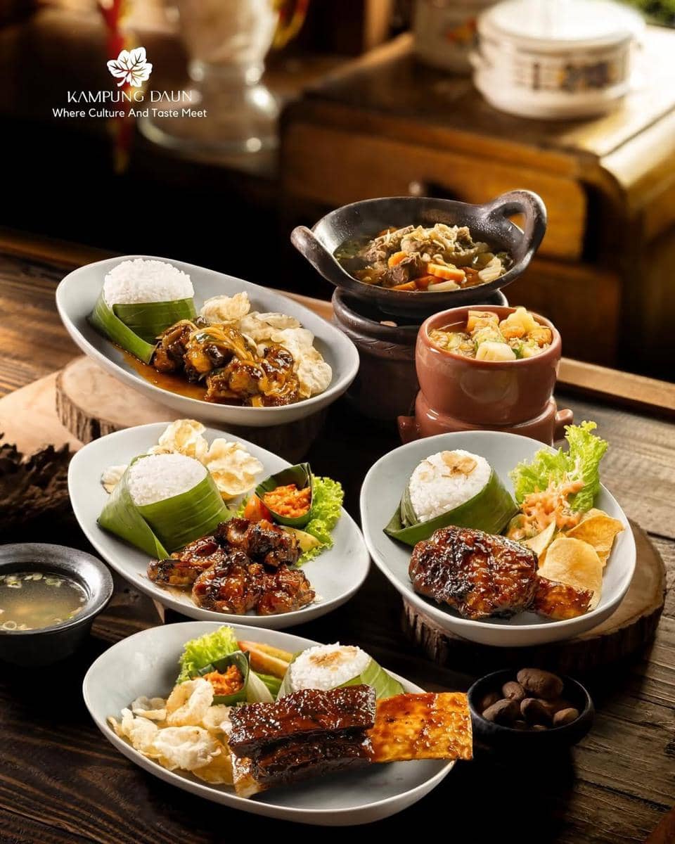 Potret menu daging di Kampung Daun Bandung