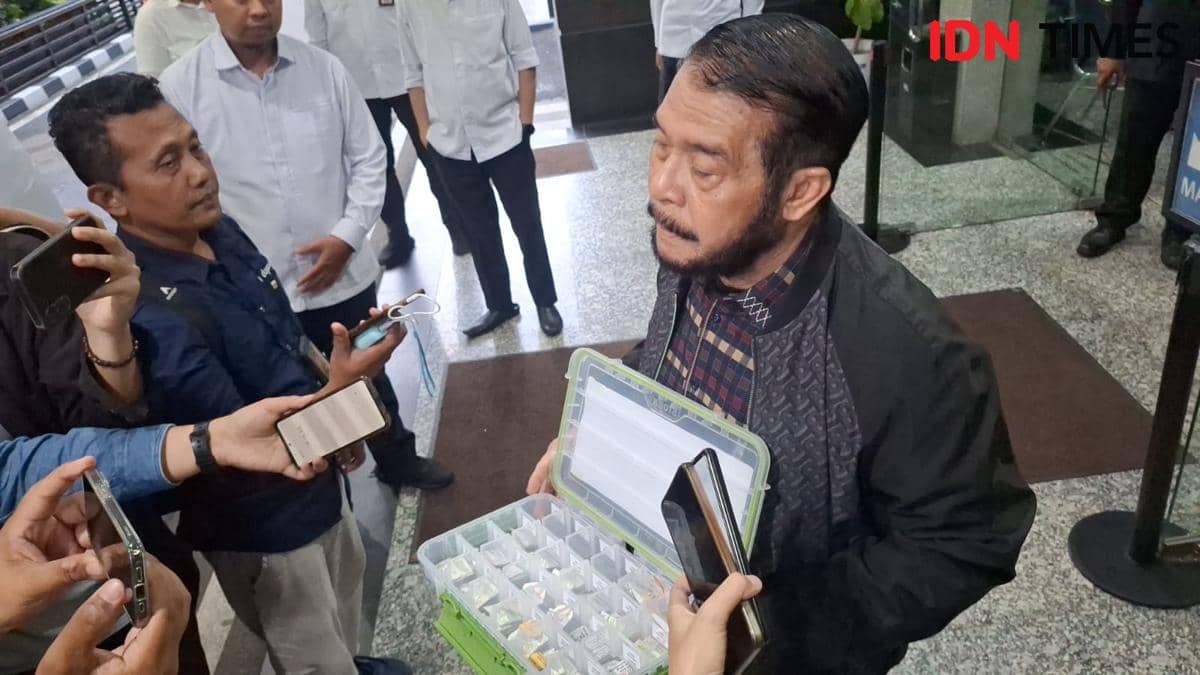 Hakim Konstitusi Anwar Usman di Gedung MK