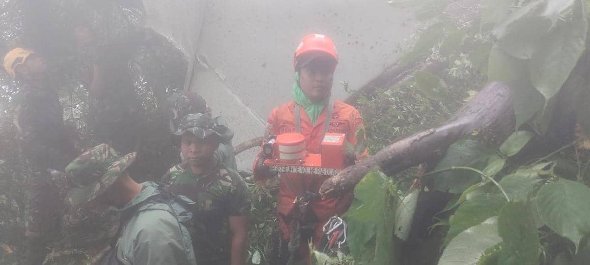 Penemuan black box pesawat ATR 42-500 di Gunung Bulusaraung. (Dok. Basarnas)