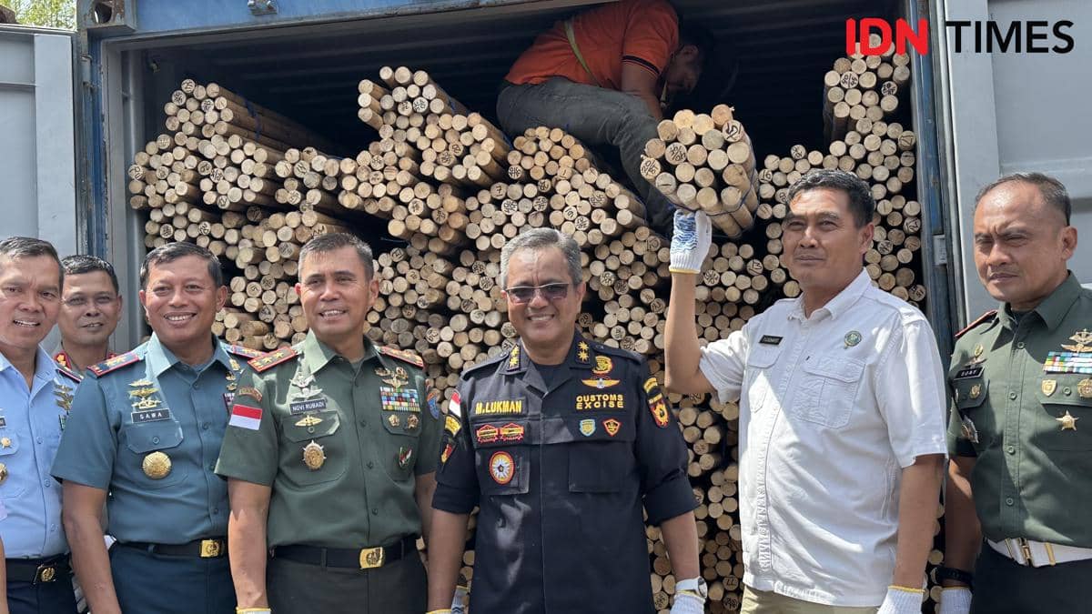 Rotan 58 ton ilegal diselundupkan hendak dikirim ke Tiongkok. 