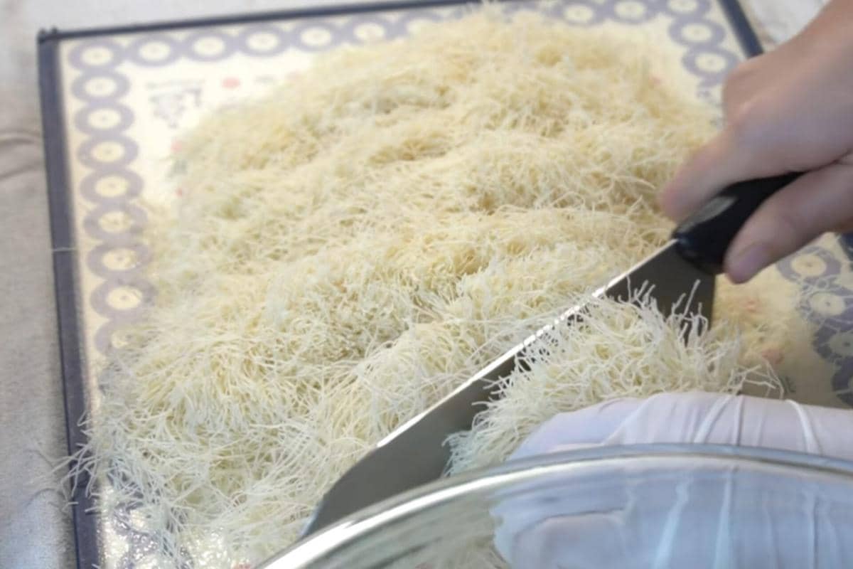 ilustrasi bahan kataifi