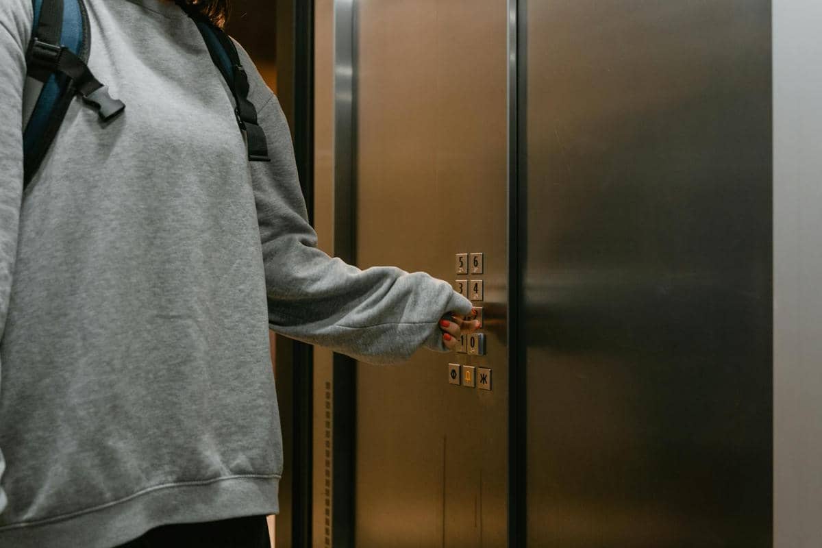 ilustrasi lift