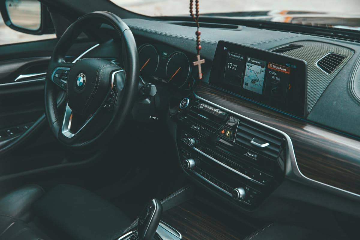 Cairan Pengkilap Silikon Murah, Bikin Dashboard Mobil Cepat Kusam