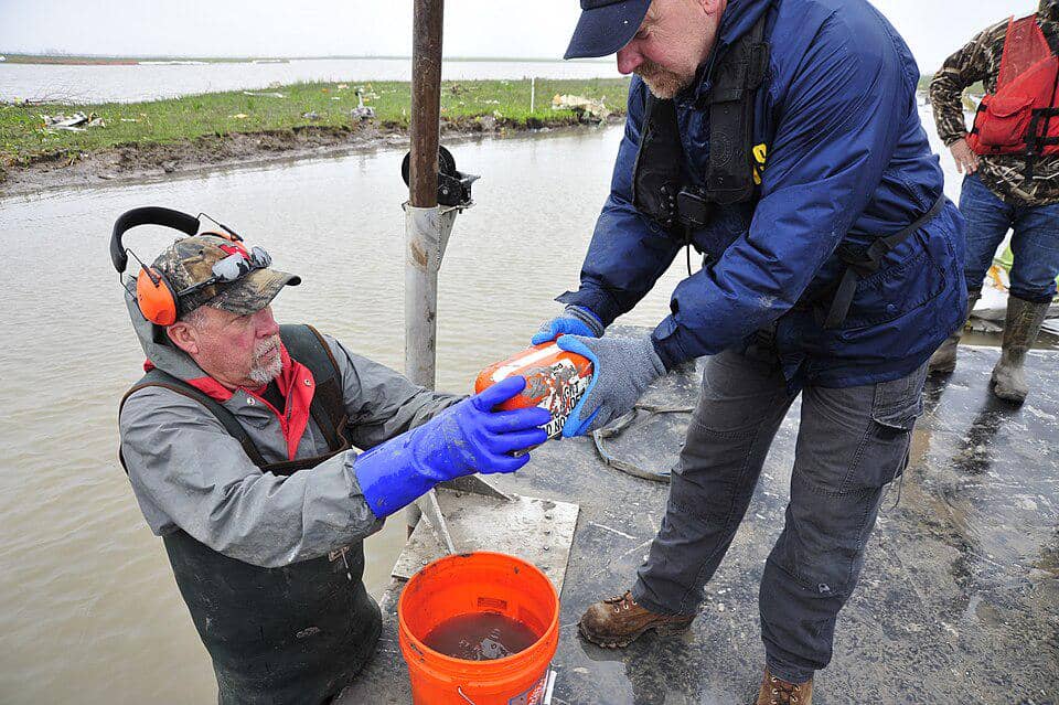 proses pengembalian perangkat black box yang sangat hati-hati