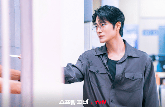 cuplikan drama Spring Fever