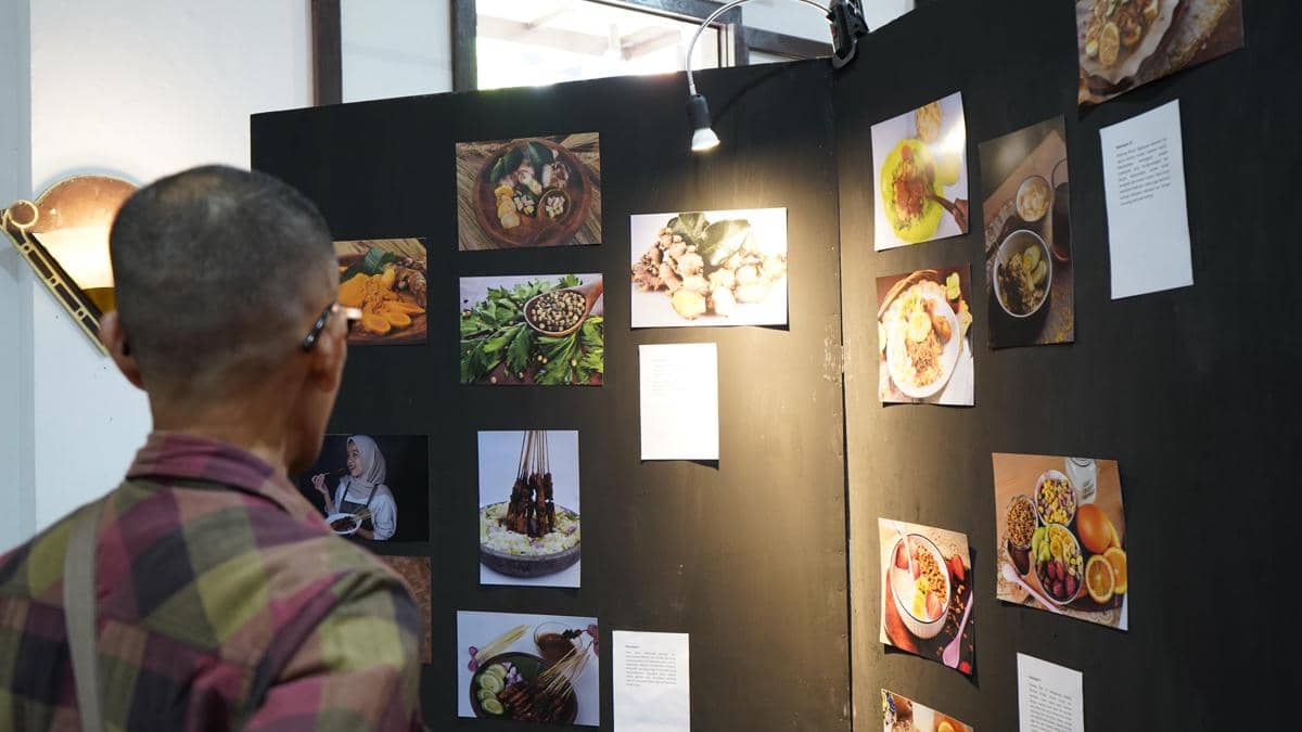 Mahasiswa Prodi Ilmu Komunikasi Universitas Aisyiyah (Unisa) Yogyakarta kembali menggelar pameran Galaksi Volume 5 di Gedung Social Militaire, Taman Budaya Yogyakarta, Rabu (21/01/2026). 