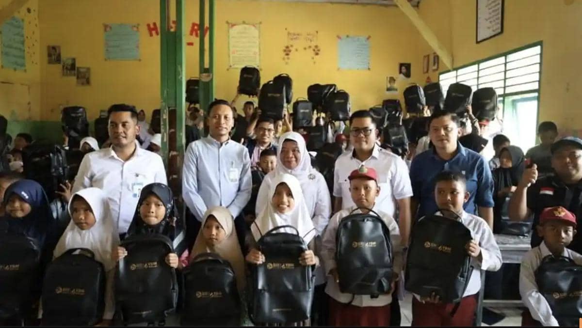 YBM Brilian dan BRI Sibolga salurkan pelajar untuk siswa MIN 7 Tapteng (dok.BRI Sibolga)