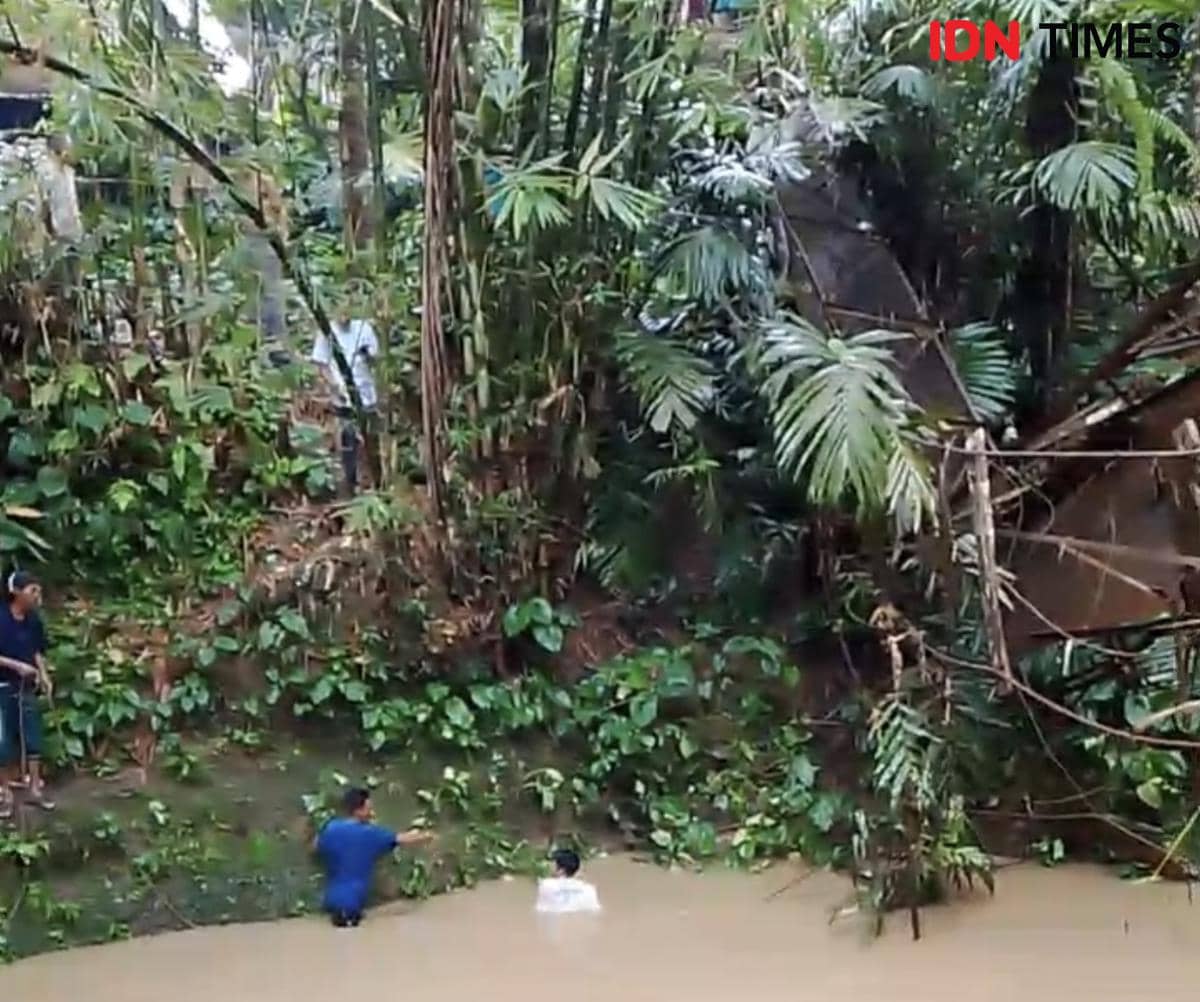 Jembatan Gantung di Lebak Roboh, Sejumlah Pelajar Jadi Korban