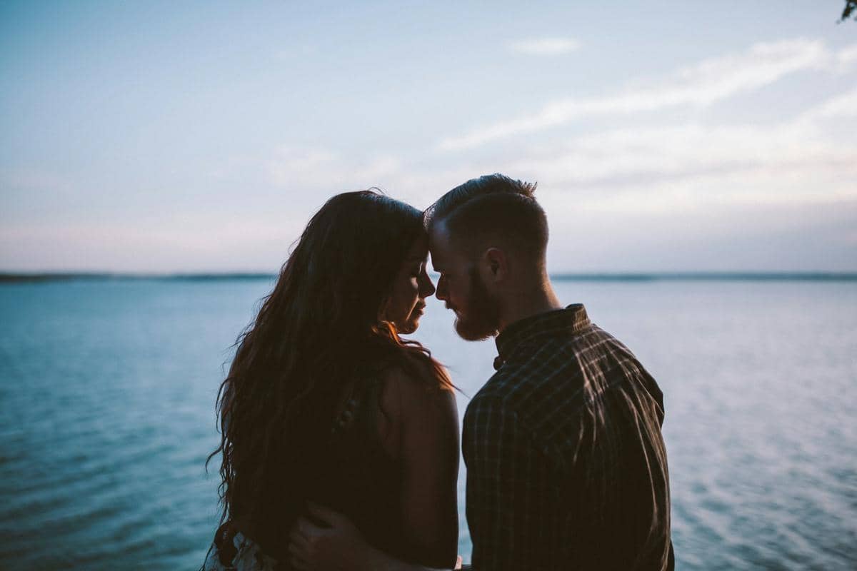 Potret pasangan liburan romantis (unsplash.com/ryan jacobson)