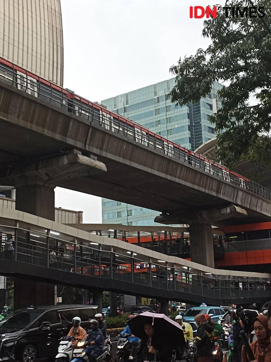 TransJakarta Alami Keterlambatan dari Petukangan hingga Tanjung Priok