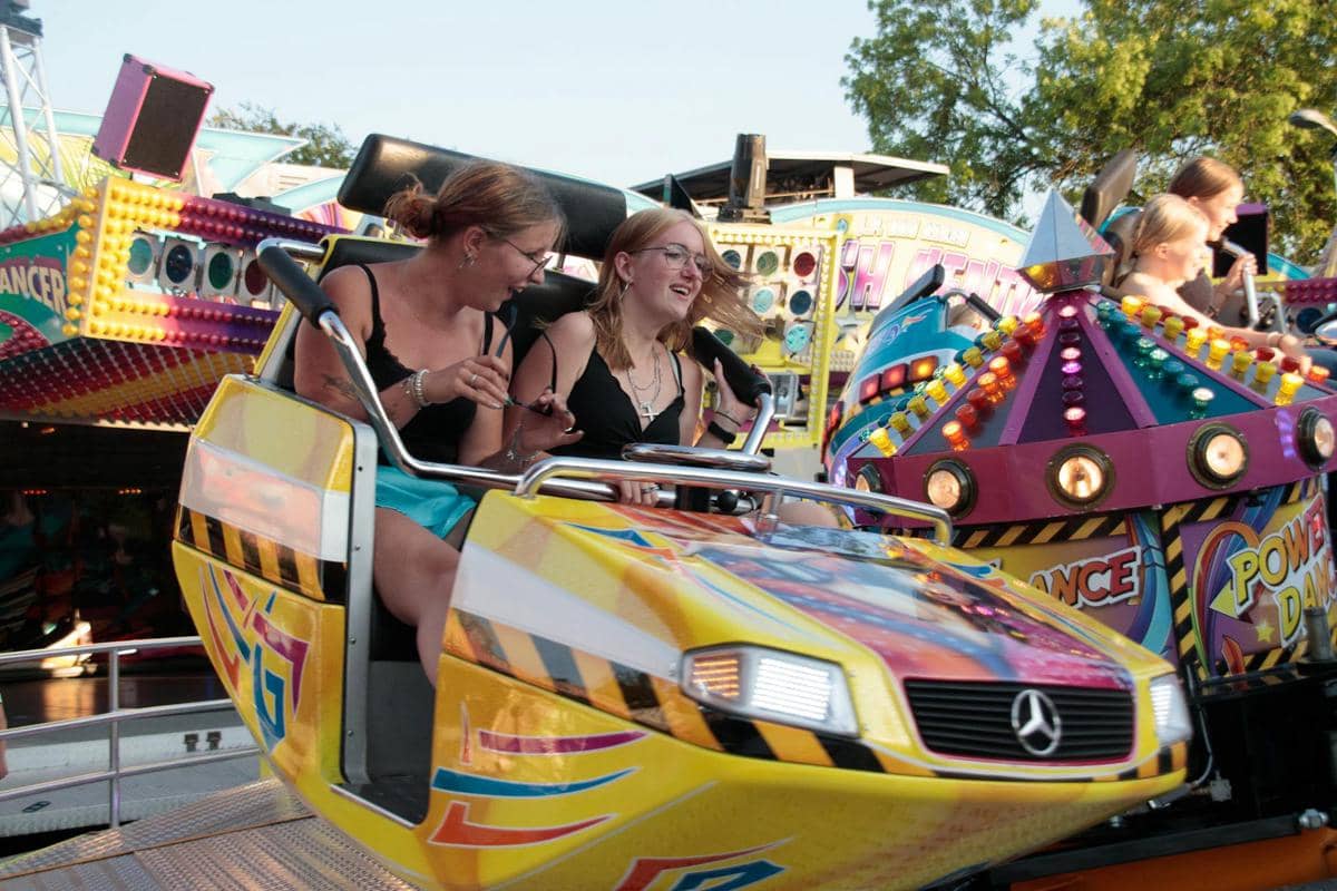 ilustrasi destinasi wisata