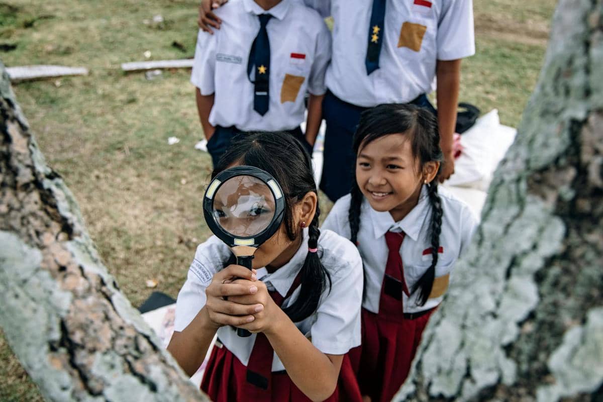 ilustrasi sekolah alam