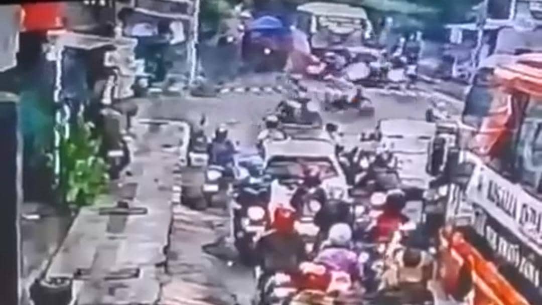 Capture video kecelakaan bus harapan jaya di Kediri. IDN Times/istimewa