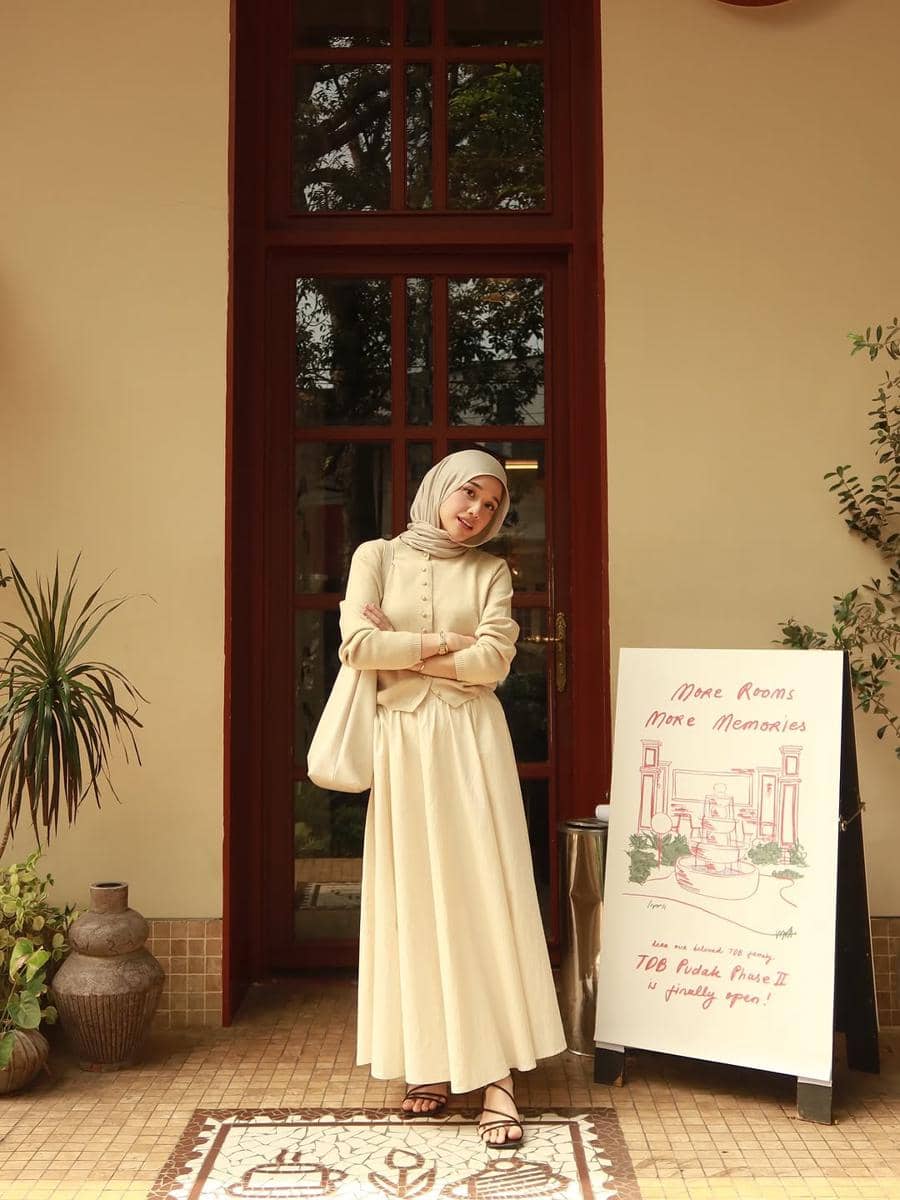 referensi gaya clean outfit ala Pamela Agatha