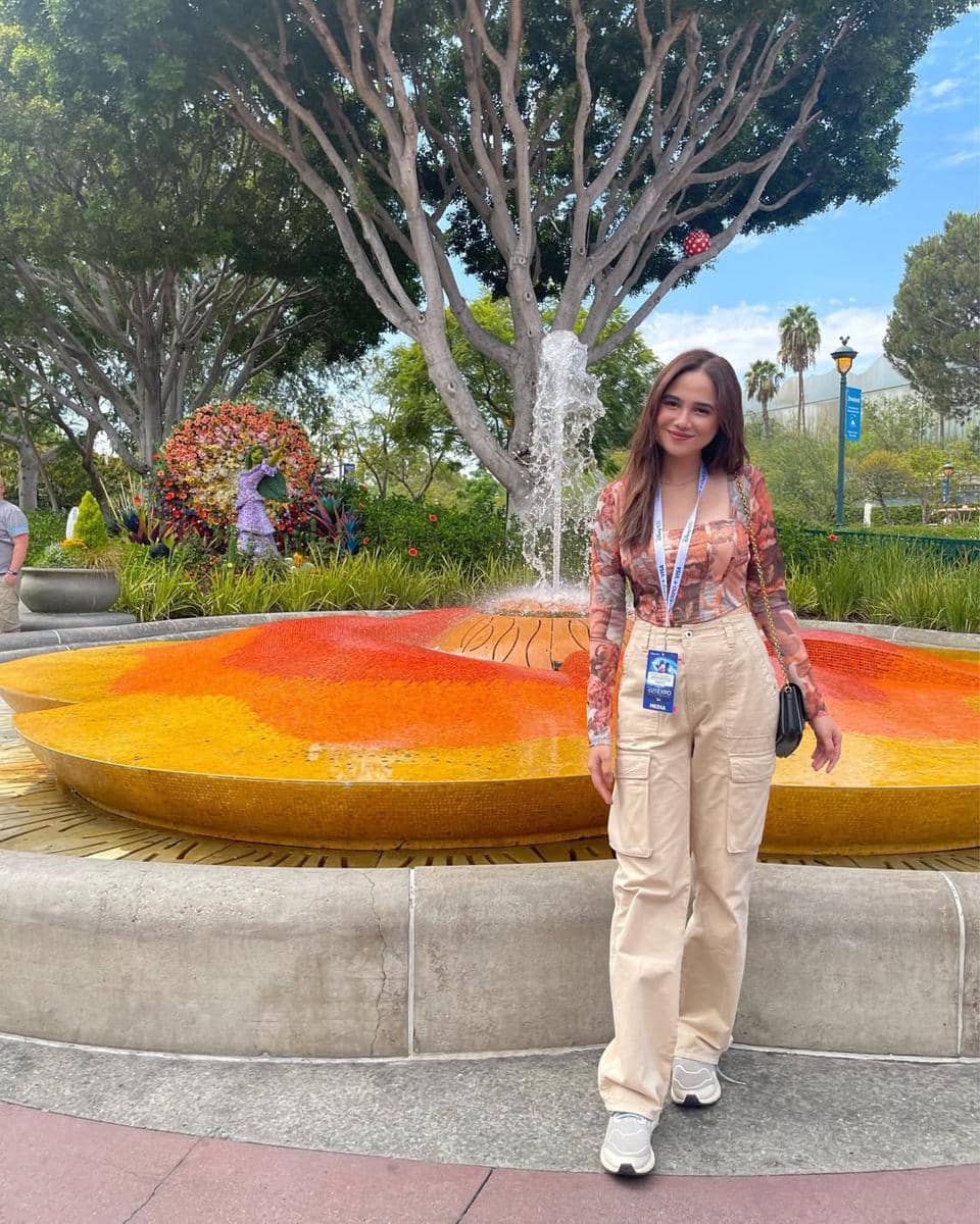 ide mix and match sneakers ala Syifa Hadju 