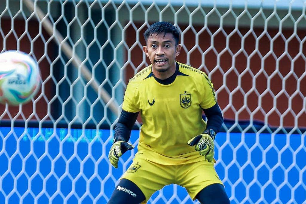 Kiper Syaiful Syamsuddin saat memperkuat PSIS Semarang pada musim 2022/2023.
