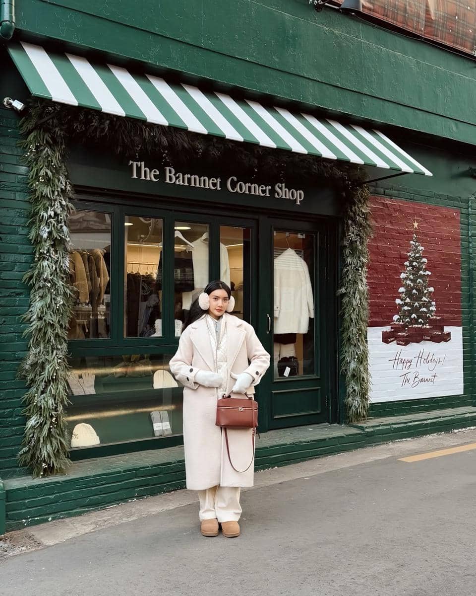 Anissa Aziza jalan-jalan di Seoul bareng sahabat