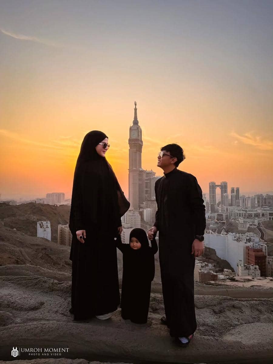 Photoshoot keluarga Denny Caknan di Jabal Khandamah