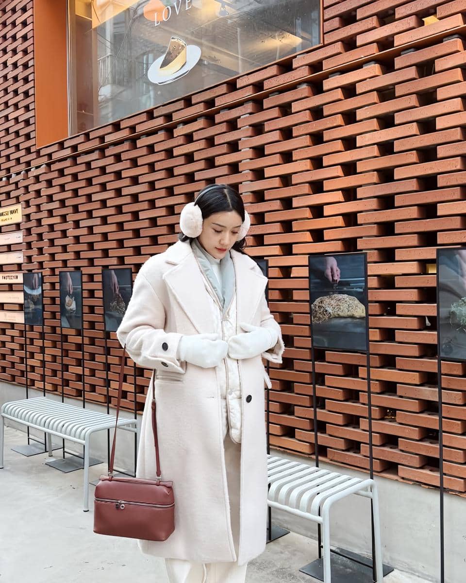 Anissa Aziza jalan-jalan di Seoul bareng sahabat