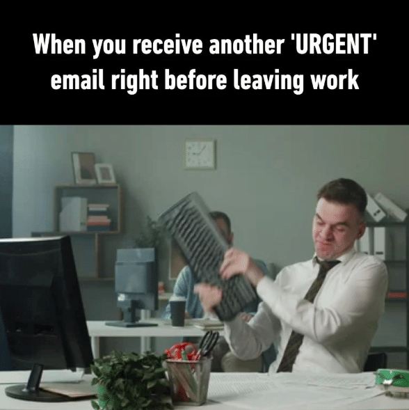 meme tugas urgent di tempat kerja