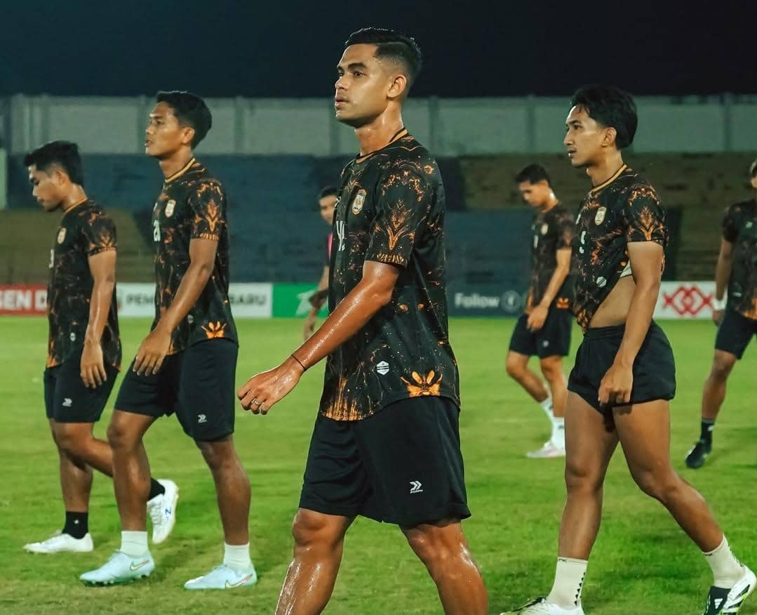 Pemain Adhyaksa FC Banten saat latihan di Stadion Kharuddin Nasution Kota Pekanbaru