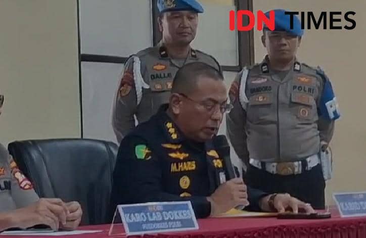 Kepala Bidang Kedokteran dan Kesehatan (Biddokes) Polda Sulsel, Kombes Pol dr. Muh Haris di Kantor Biddokes Polda Sulsel, Jumat (23/1/2026). IDN Times/Darsil Yahya